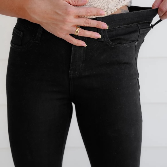 Black Bombshell Judy Blue Non-Distressed Black Skinny Jeans size 13 - BRAND NEW - Picture 3 of 3